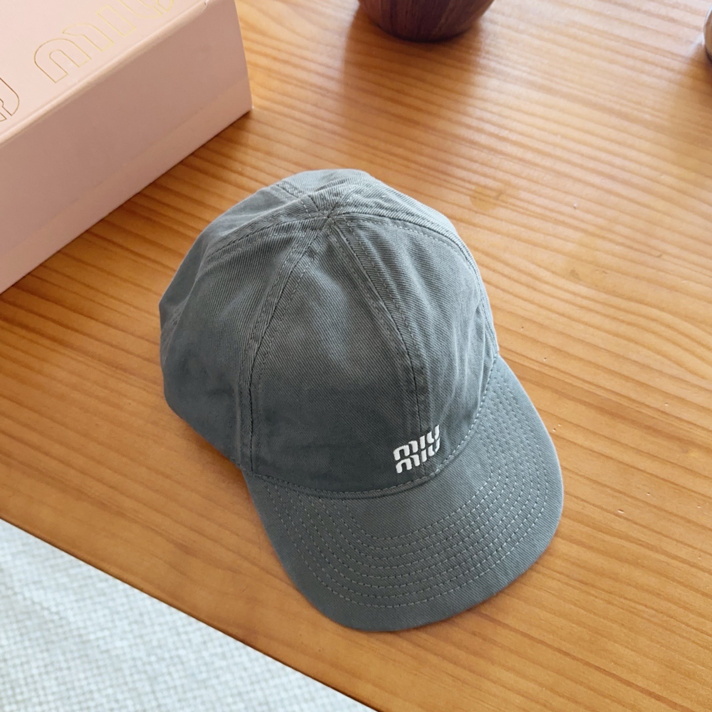 Miumiu缪缪 新款订单款刺绣棒球帽🧢大牌款超好搭配，赶紧入手！