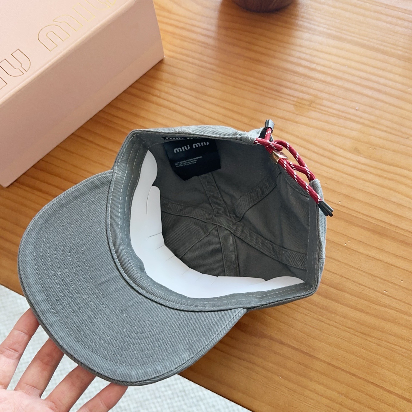 Miumiu缪缪 新款订单款刺绣棒球帽🧢大牌款超好搭配，赶紧入手！