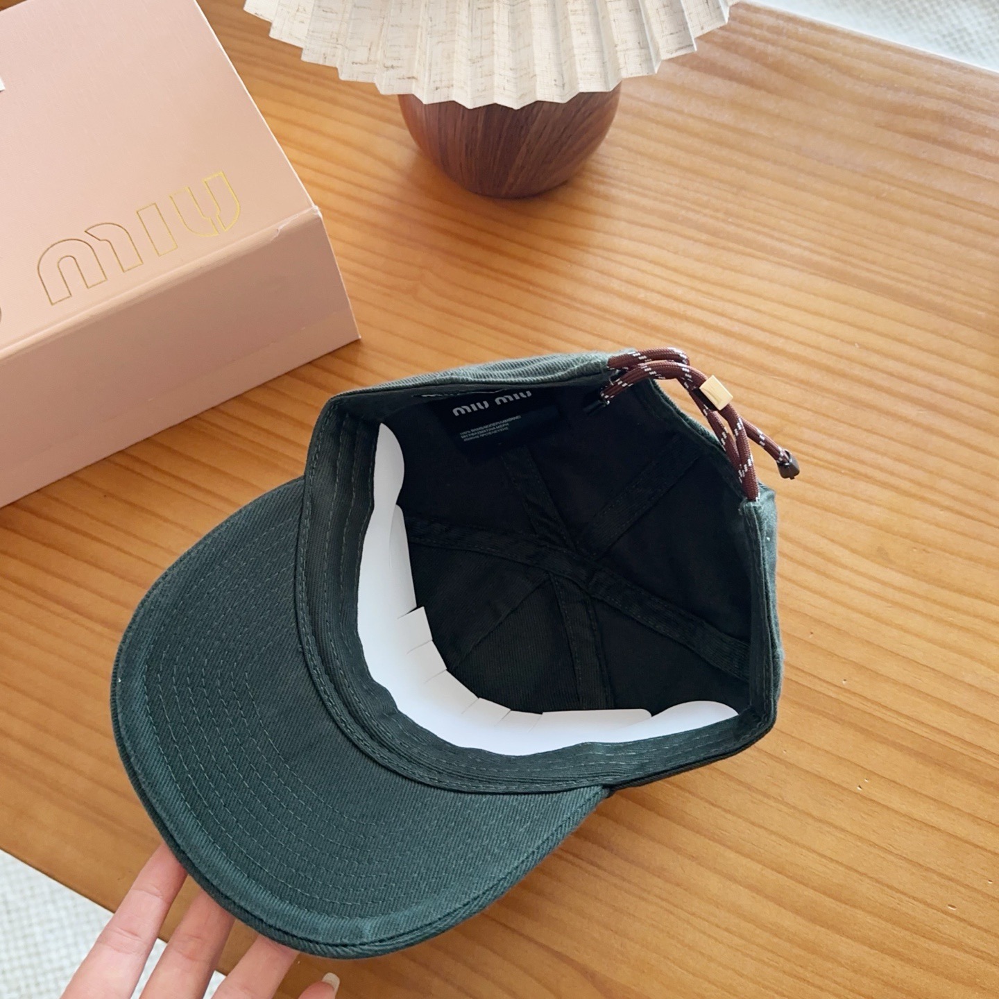 Miumiu缪缪 新款订单款刺绣棒球帽🧢大牌款超好搭配，赶紧入手！