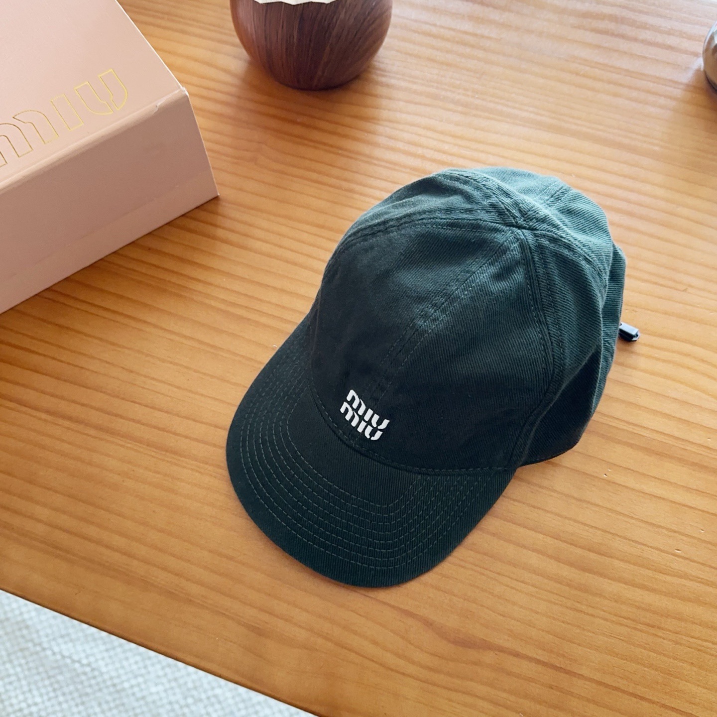 Miumiu缪缪 新款订单款刺绣棒球帽🧢大牌款超好搭配，赶紧入手！