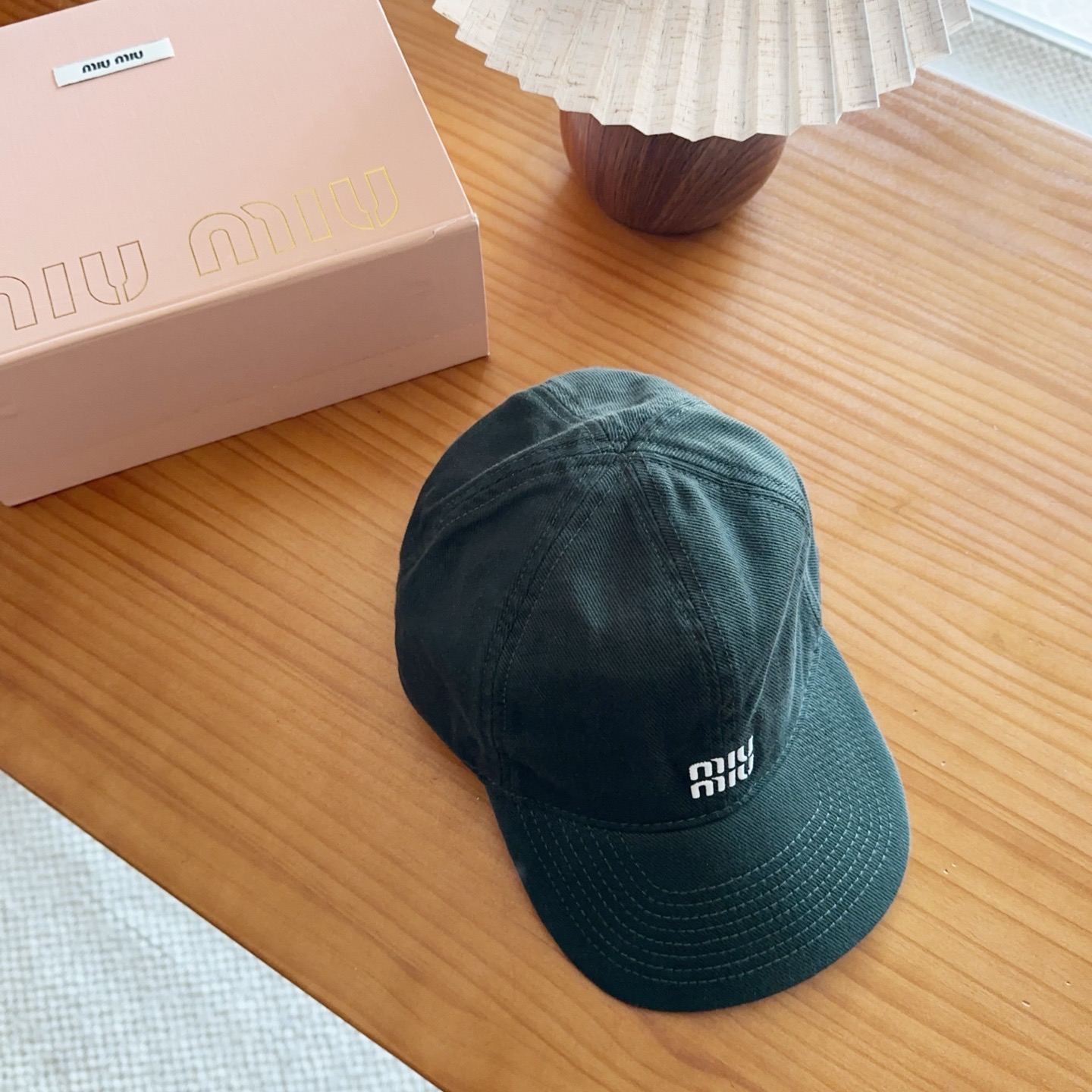 Miumiu缪缪 新款订单款刺绣棒球帽🧢大牌款超好搭配，赶紧入手！