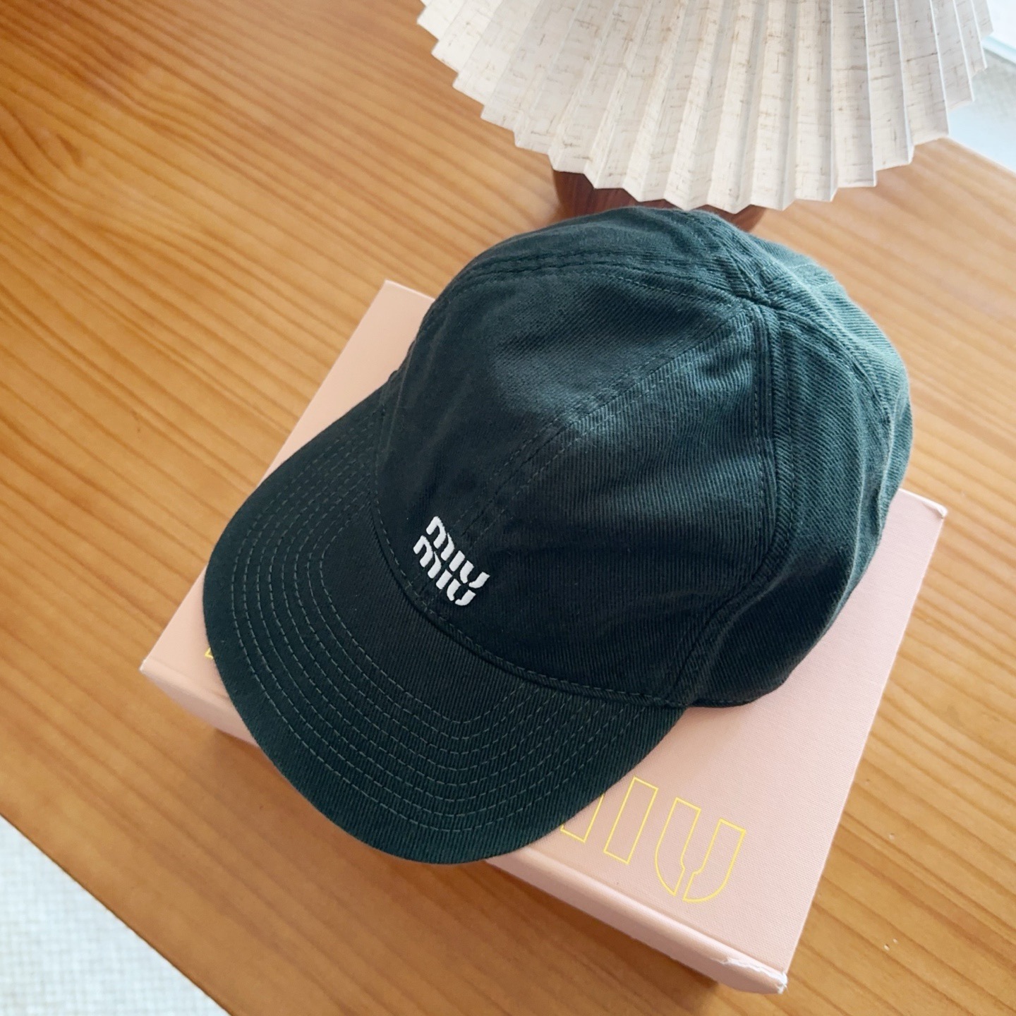 Miumiu缪缪 新款订单款刺绣棒球帽🧢大牌款超好搭配，赶紧入手！