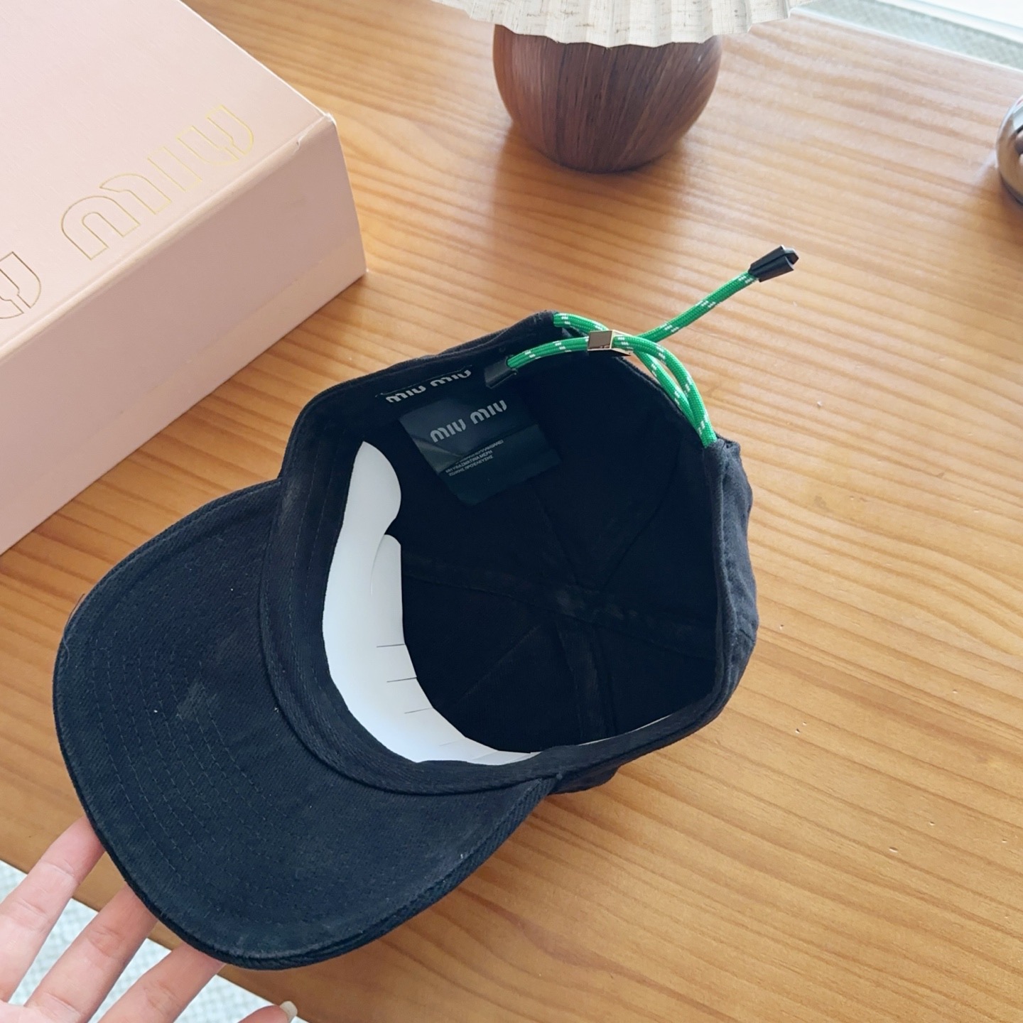 Miumiu缪缪 新款订单款刺绣棒球帽🧢大牌款超好搭配，赶紧入手！