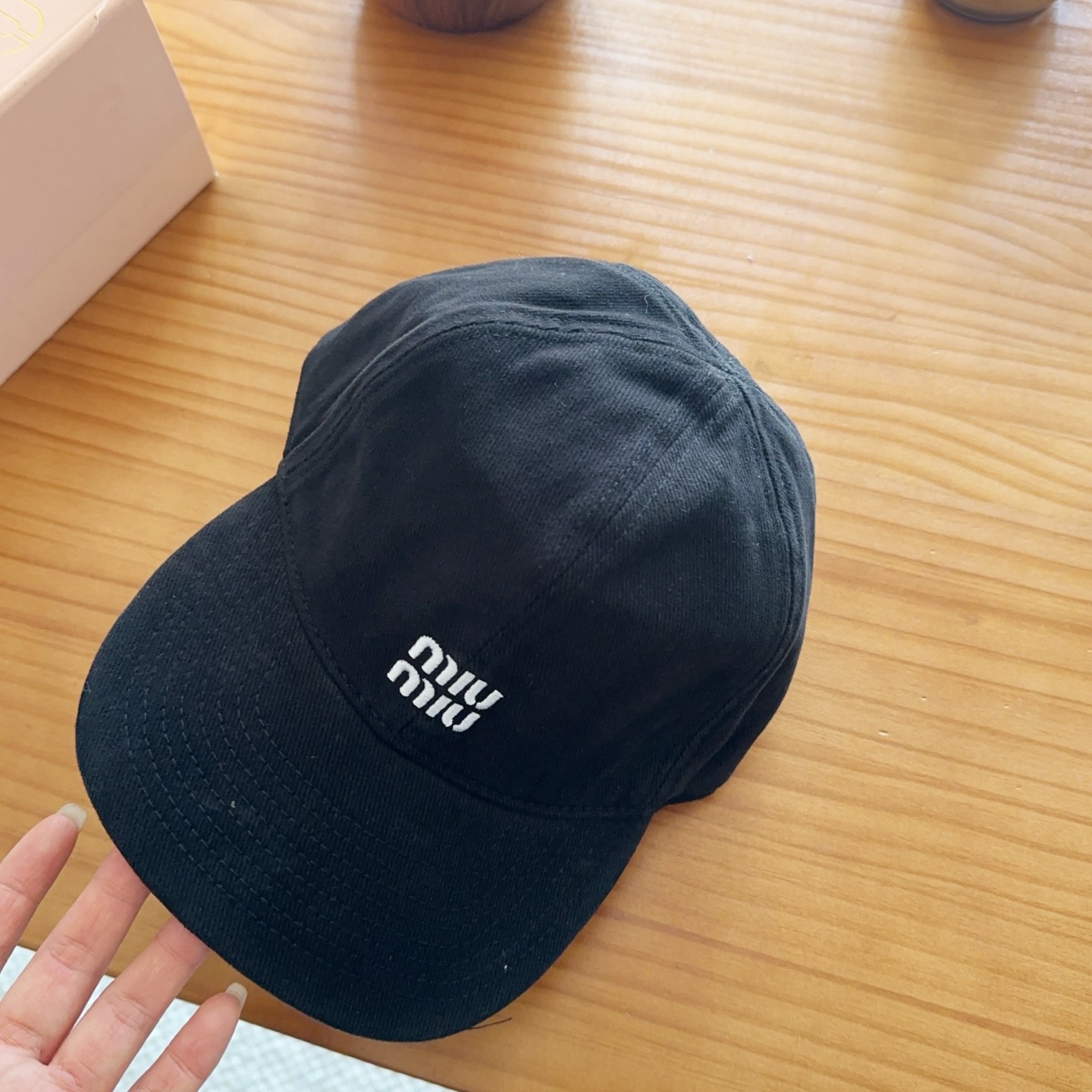 Miumiu缪缪 新款订单款刺绣棒球帽🧢大牌款超好搭配，赶紧入手！