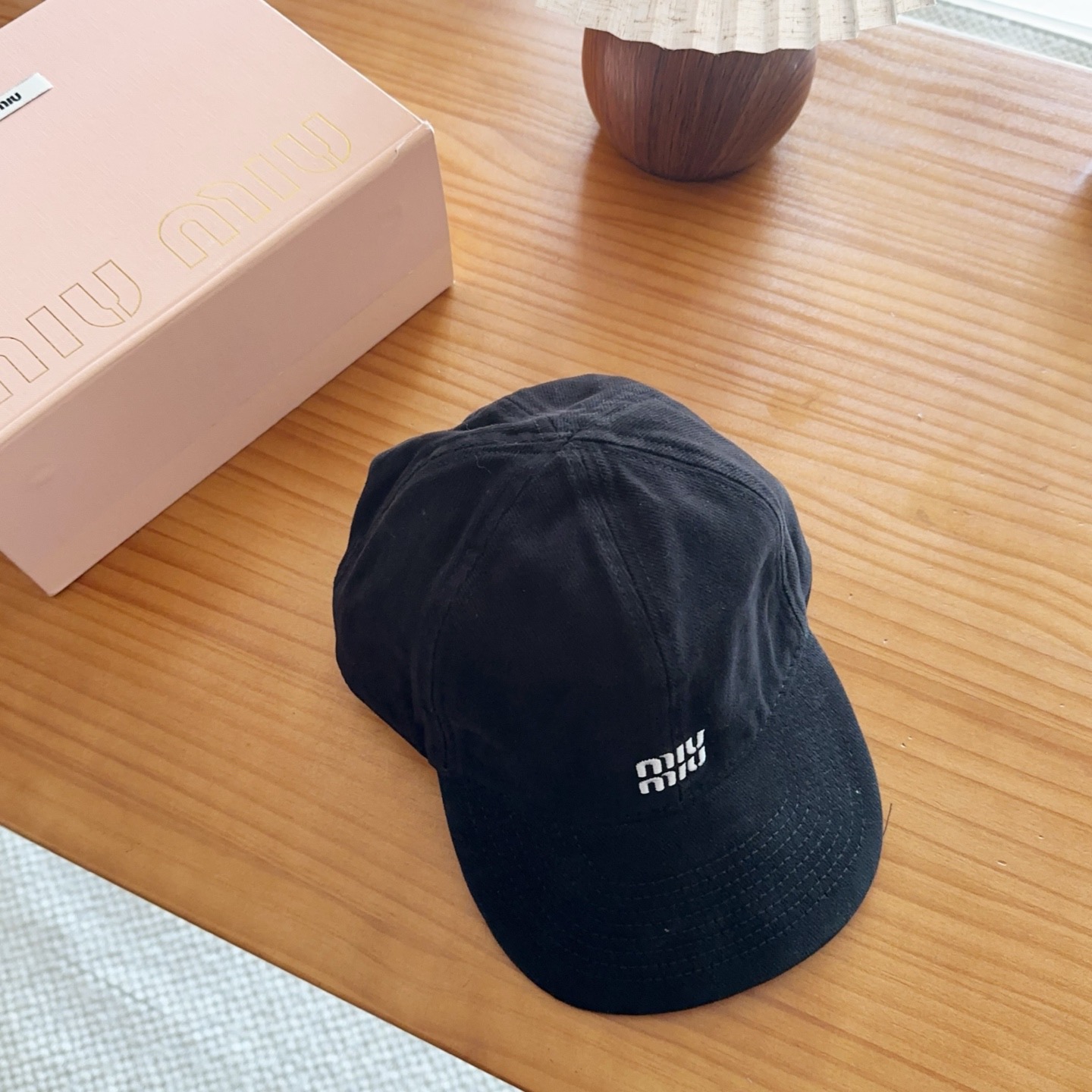 Miumiu缪缪 新款订单款刺绣棒球帽🧢大牌款超好搭配，赶紧入手！