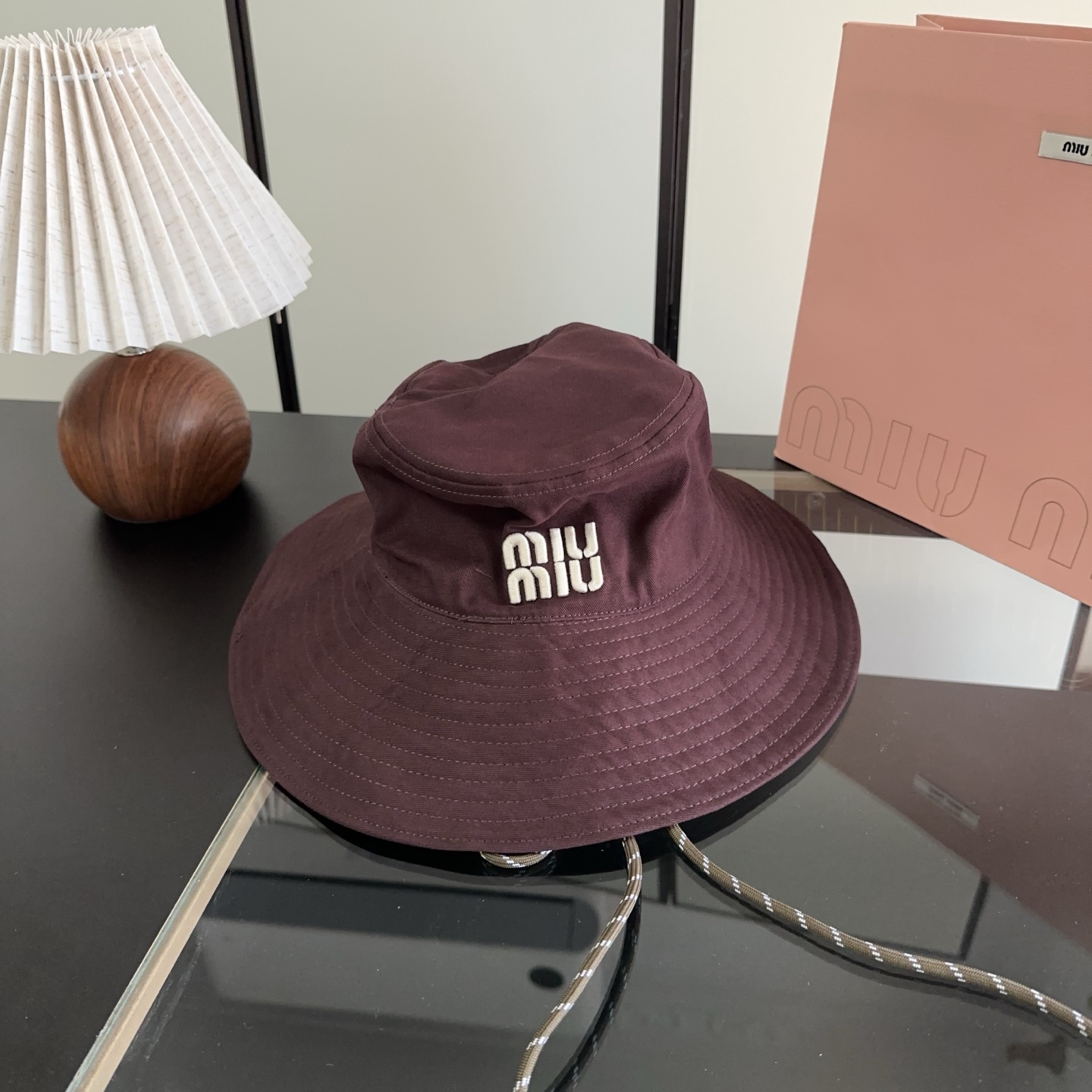 NO:883758,miumiu Miumiu embroidered large-brimmed bucket hat, exclusive custom-made face mask, super matching hat, straw hat, bucket hat, baseball cap, hat, miumiu, espadrilles, hats19860909miumiu 缪缪刺绣大边渔夫帽,独家订制的面科超好搭配帽子草帽渔夫帽棒球帽,帽子,miumiu,espadrilles,hats,hat