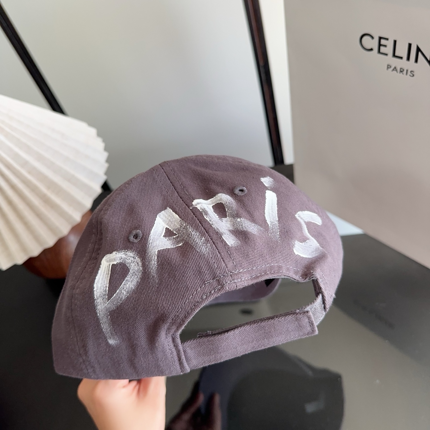 Balencia*a 巴黎世家刺绣字母新款棒球帽 现货秒发🧢简约时尚超级无敌好看的帽子！情侣款！