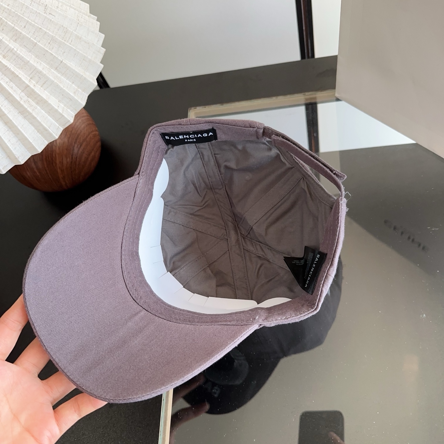 Balencia*a 巴黎世家刺绣字母新款棒球帽 现货秒发🧢简约时尚超级无敌好看的帽子！情侣款！