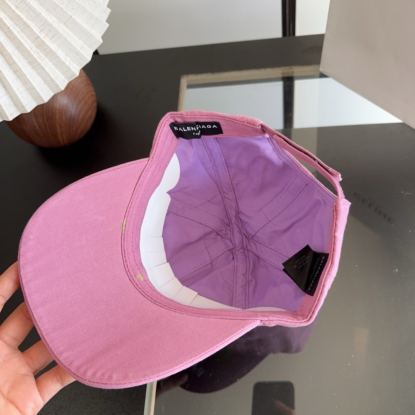 Balencia*a 巴黎世家刺绣字母新款棒球帽 现货秒发🧢简约时尚超级无敌好看的帽子！情侣款！