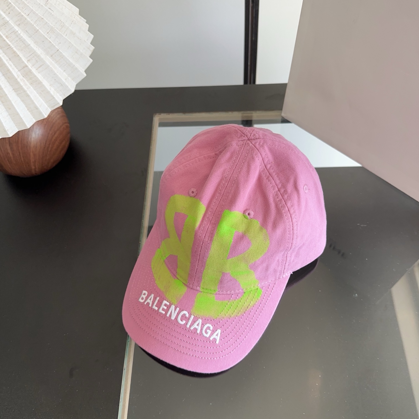 Balencia*a 巴黎世家刺绣字母新款棒球帽 现货秒发🧢简约时尚超级无敌好看的帽子！情侣款！