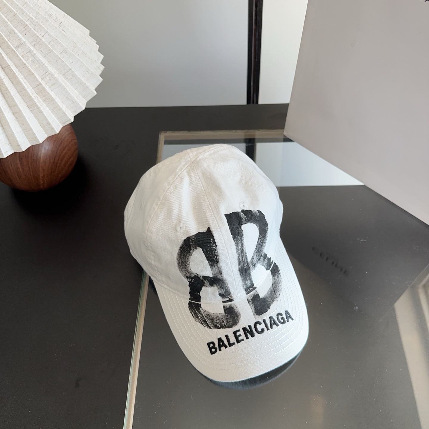 Balencia*a 巴黎世家刺绣字母新款棒球帽 现货秒发🧢简约时尚超级无敌好看的帽子！情侣款！