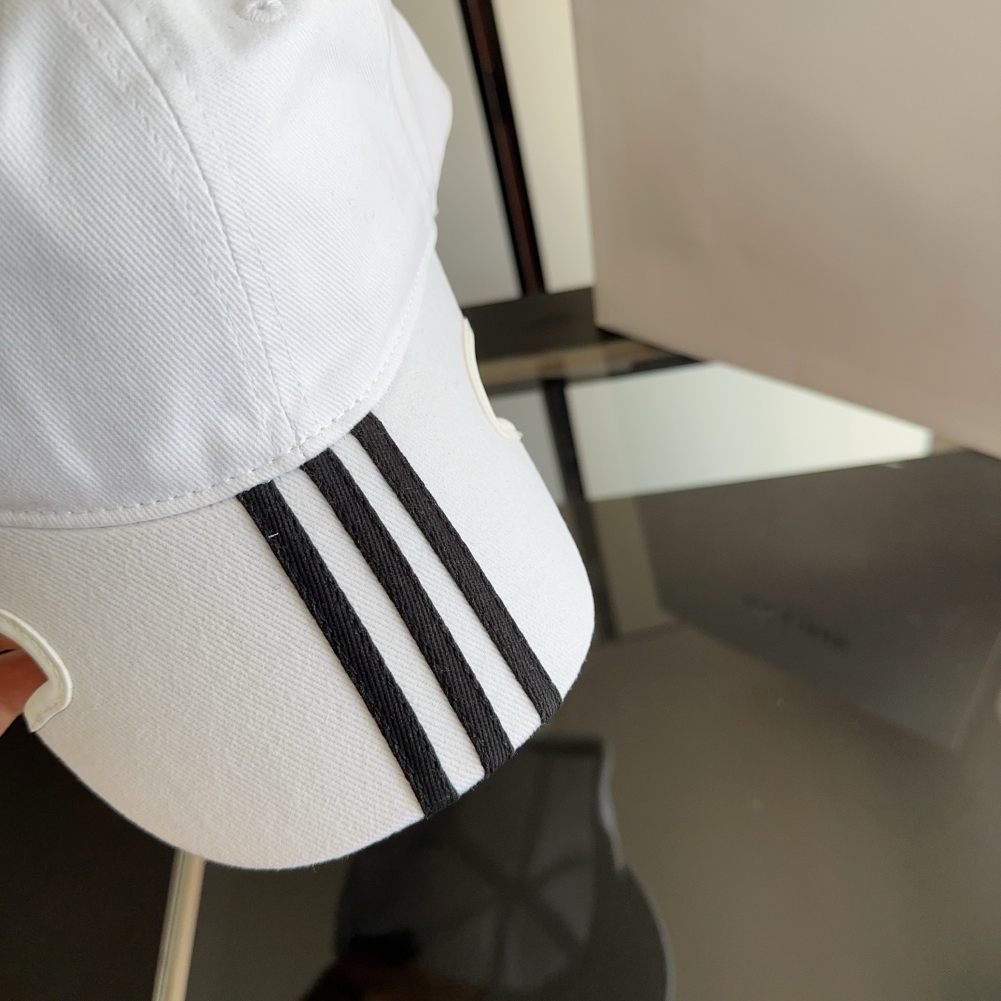 Balencia*a 巴黎世家刺绣字母新款棒球帽 现货秒发🧢简约时尚超级无敌好看的帽子！情侣款！