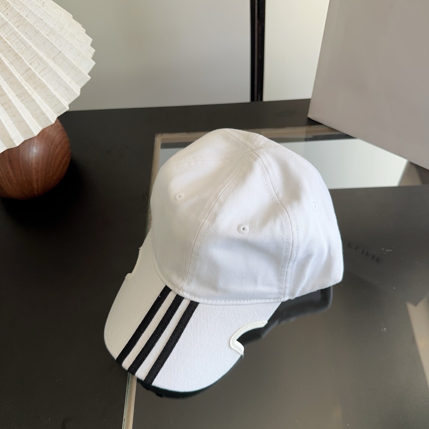 Balencia*a 巴黎世家刺绣字母新款棒球帽 现货秒发🧢简约时尚超级无敌好看的帽子！情侣款！