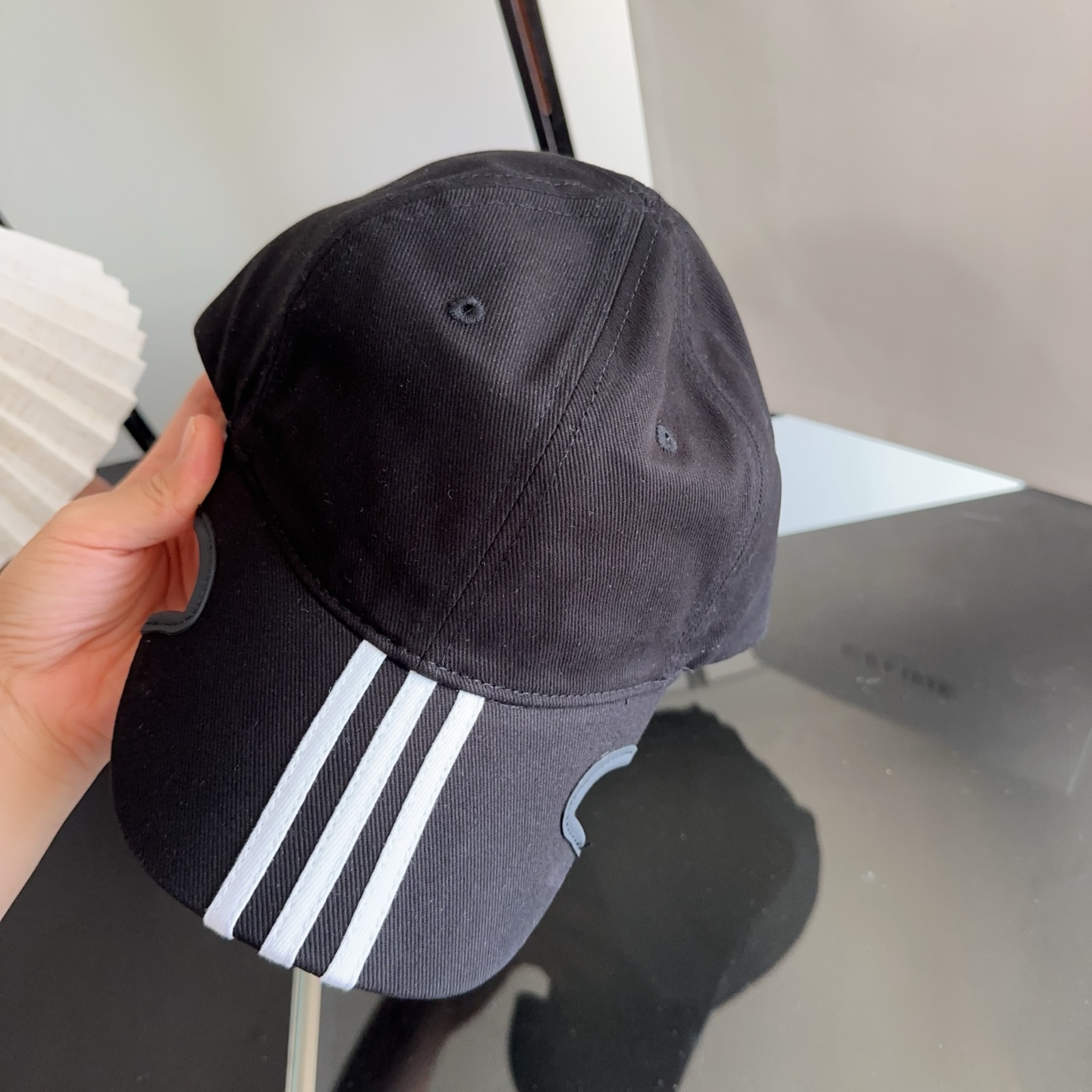 Balencia*a 巴黎世家刺绣字母新款棒球帽 现货秒发🧢简约时尚超级无敌好看的帽子！情侣款！