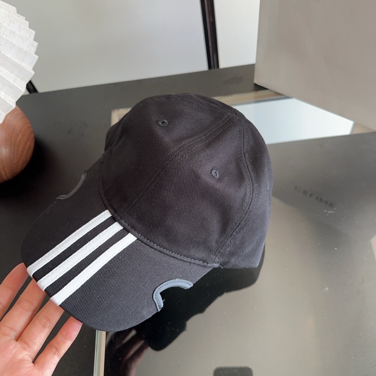 Balencia*a 巴黎世家刺绣字母新款棒球帽 现货秒发🧢简约时尚超级无敌好看的帽子！情侣款！
