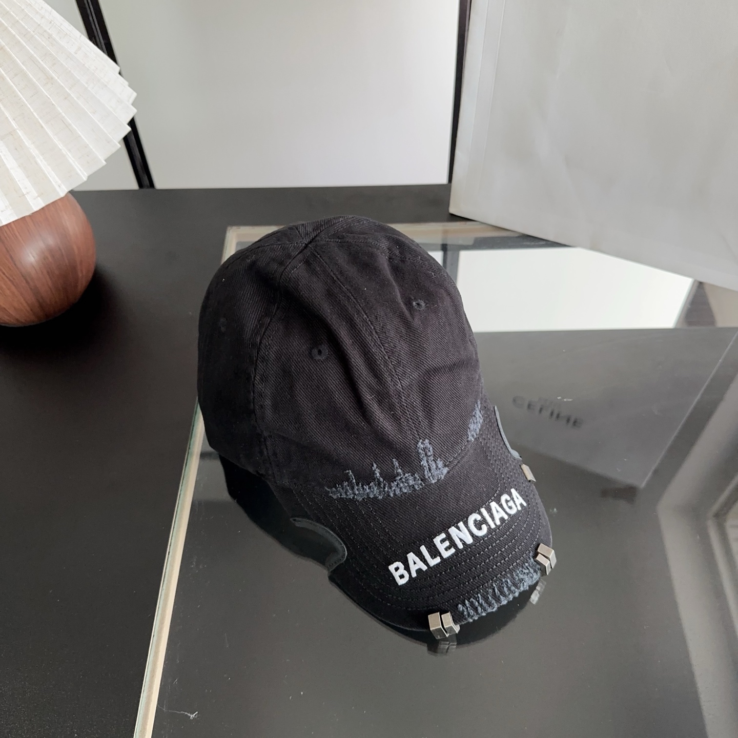 新品Balencia*a 巴黎世家刺绣字母新款棒球帽 现货秒发🧢简约时尚超级无敌好看的帽子！情侣款！