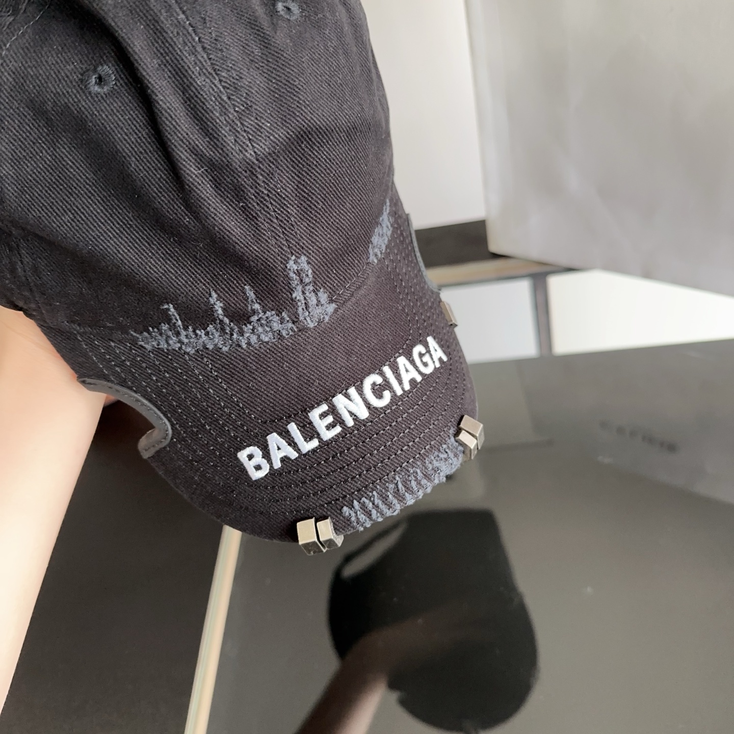 新品Balencia*a 巴黎世家刺绣字母新款棒球帽 现货秒发🧢简约时尚超级无敌好看的帽子！情侣款！