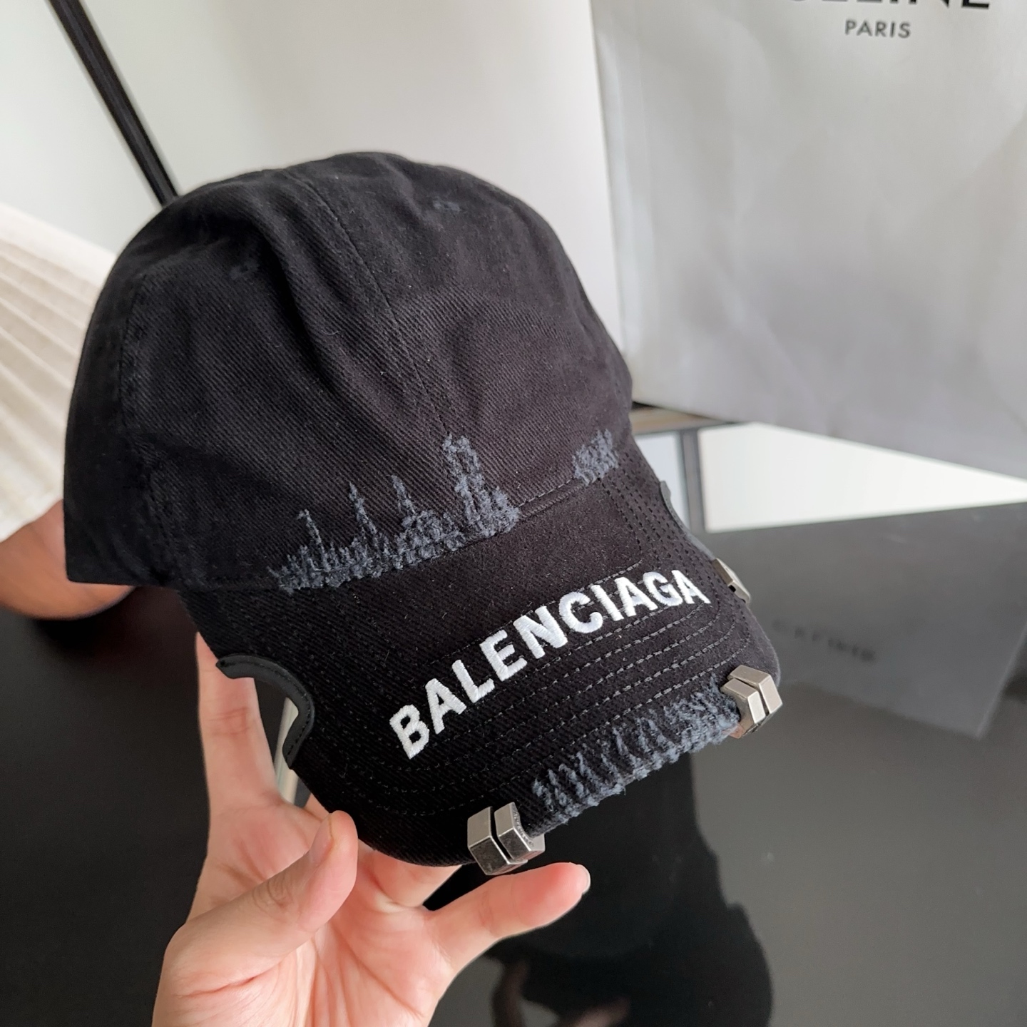 新品Balencia*a 巴黎世家刺绣字母新款棒球帽 现货秒发🧢简约时尚超级无敌好看的帽子！情侣款！