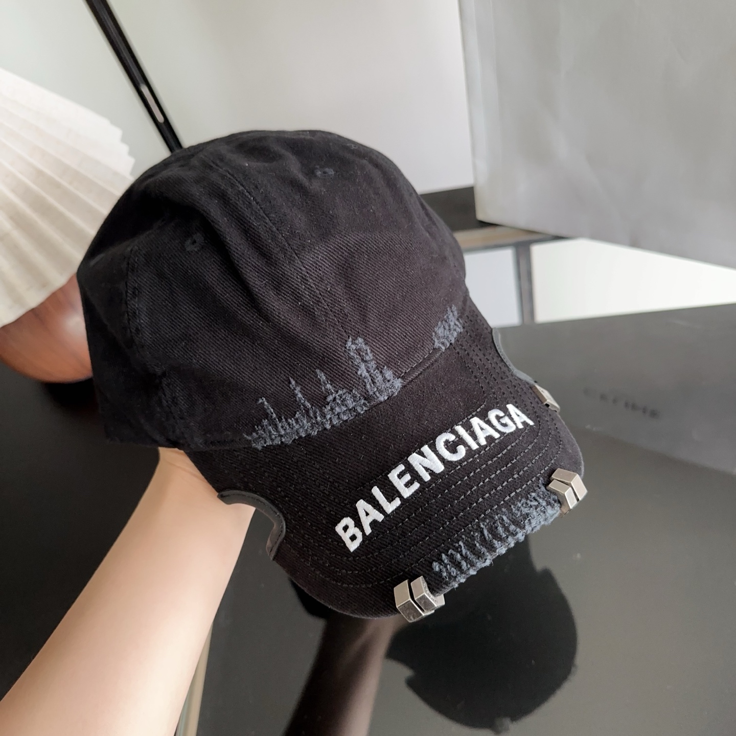 新品Balencia*a 巴黎世家刺绣字母新款棒球帽 现货秒发🧢简约时尚超级无敌好看的帽子！情侣款！