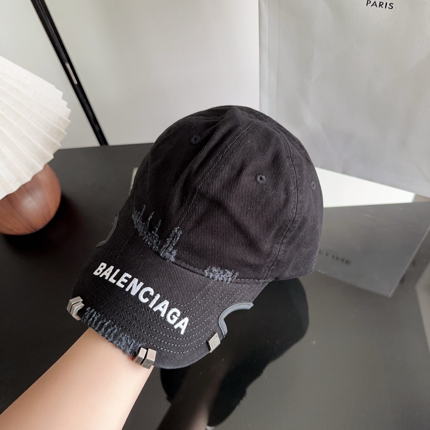 新品Balencia*a 巴黎世家刺绣字母新款棒球帽 现货秒发🧢简约时尚超级无敌好看的帽子！情侣款！