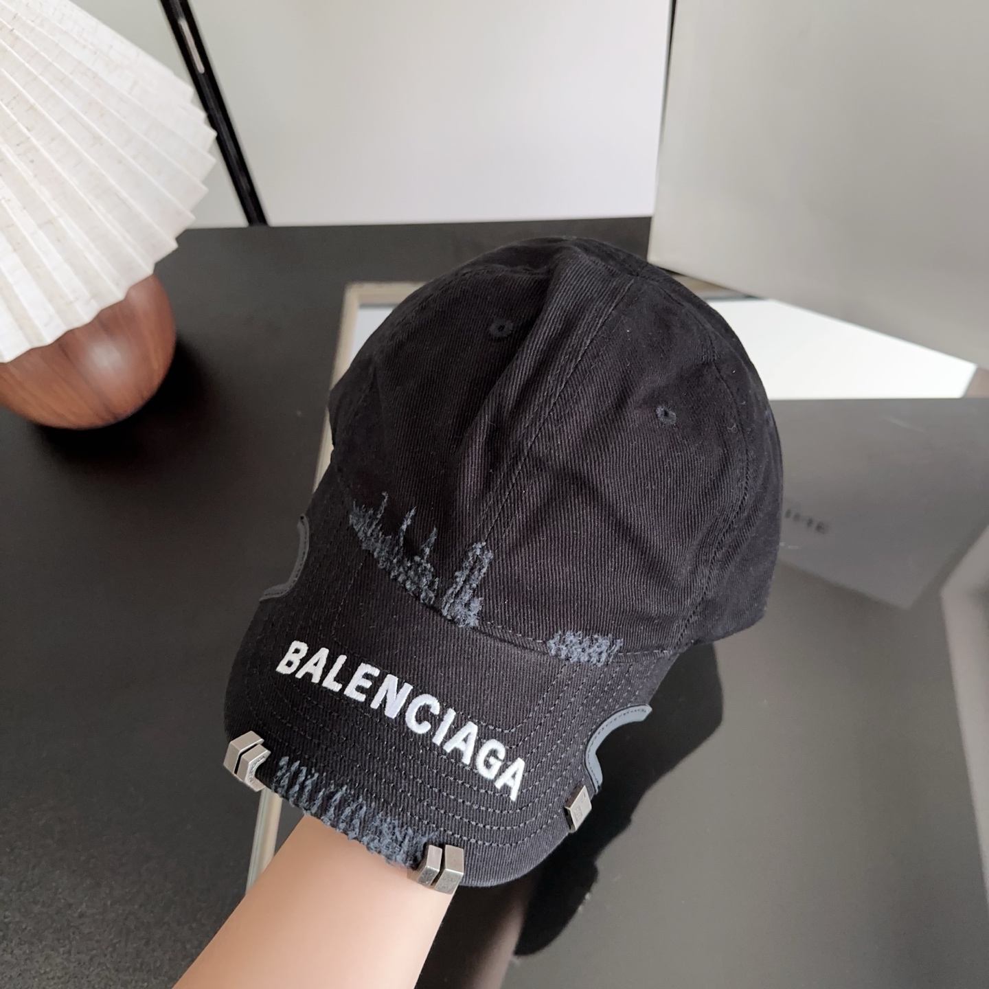 新品Balencia*a 巴黎世家刺绣字母新款棒球帽 现货秒发🧢简约时尚超级无敌好看的帽子！情侣款！