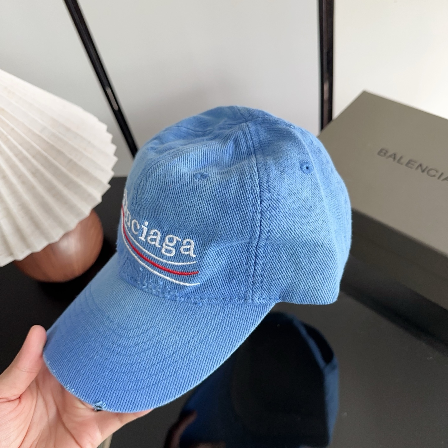 Balencia*a 巴黎世家刺绣字母新款棒球帽 现货秒发🧢简约时尚超级无敌好看的帽子！情侣款！