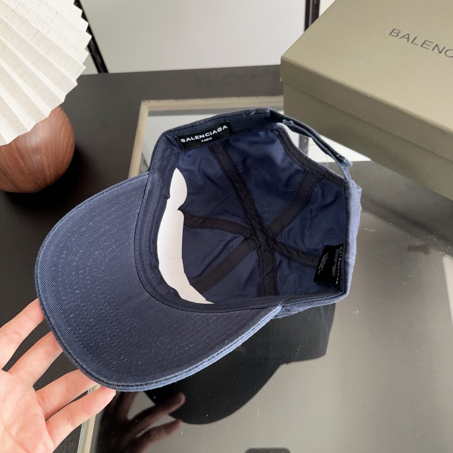 Balencia*a 巴黎世家刺绣字母新款棒球帽 现货秒发🧢简约时尚超级无敌好看的帽子！情侣款！