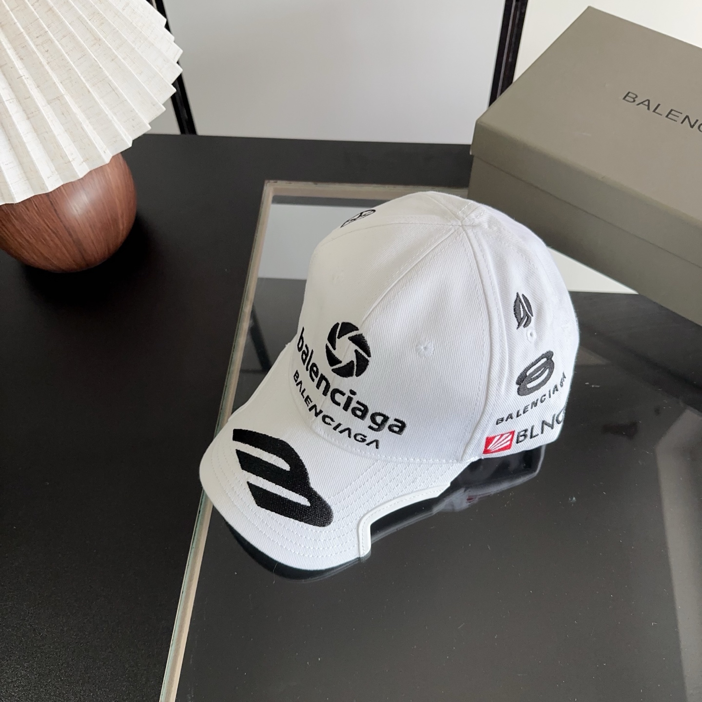Balencia*a 巴黎世家刺绣字母新款棒球帽 现货秒发🧢简约时尚超级无敌好看的帽子！情侣款！