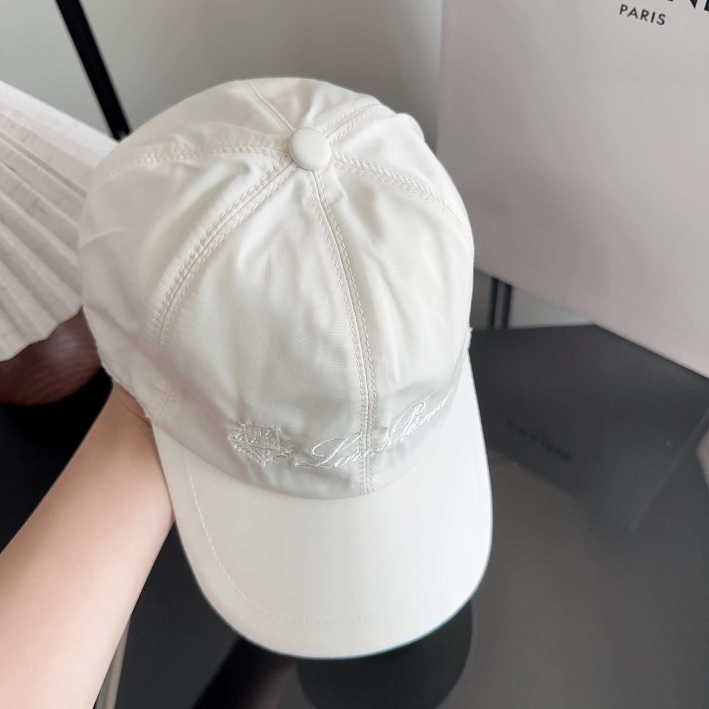 Loro Piana(诺悠翩雅) 新款高版本棒球帽，大牌同步，超好搭配，出货！