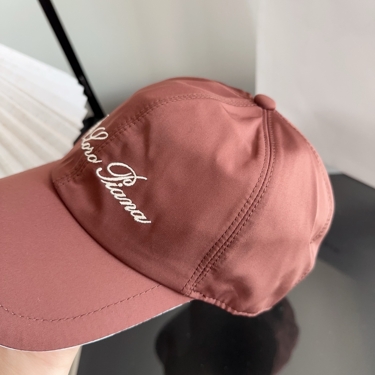 Loro Piana(诺悠翩雅) 新款高版本棒球帽，大牌同步，超好搭配，出货！
