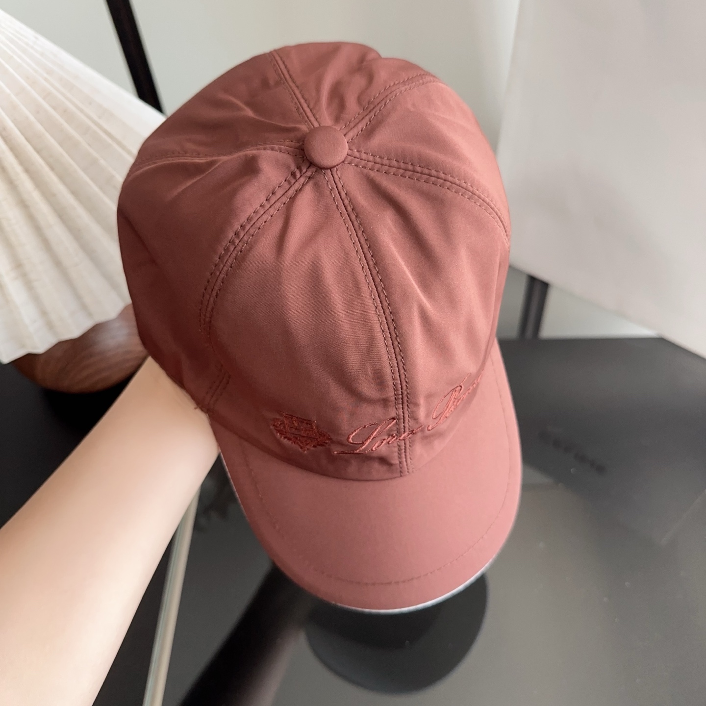 Loro Piana(诺悠翩雅) 新款高版本棒球帽，大牌同步，超好搭配，出货！