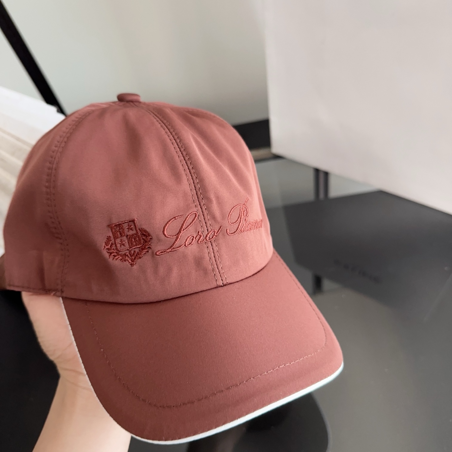 Loro Piana(诺悠翩雅) 新款高版本棒球帽，大牌同步，超好搭配，出货！