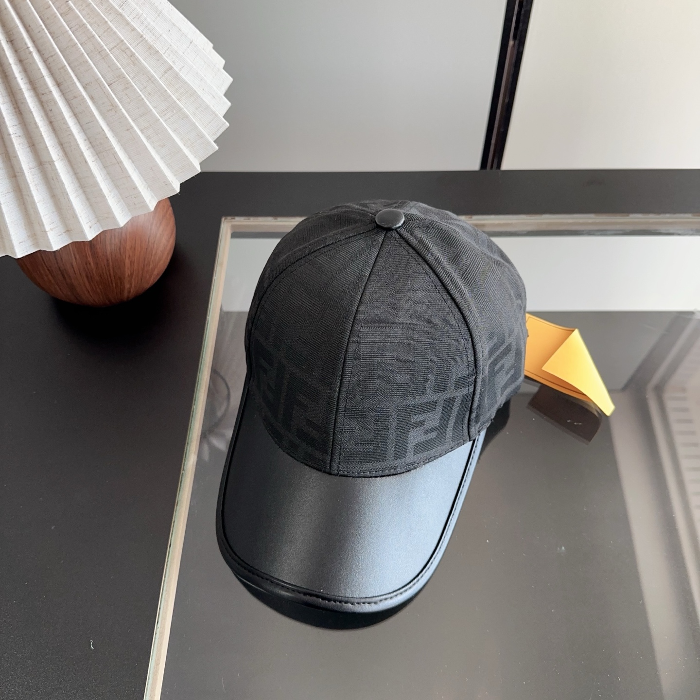 NO:950430,FENDI Fendi presbyopic series baseball cap, classic FF middle-aged item, temperament wearing item, quality bar hat, straw hat, fisherman hat, baseball cap, hat, fendi, fendi, espadrilles, hats19860909FENDI芬迪 老花系列棒球帽 经典FF中古单品,气质穿搭单品,质量杠杠帽子草帽渔夫帽棒球帽,帽子,fendi,fendi,espadrilles,hats,hat