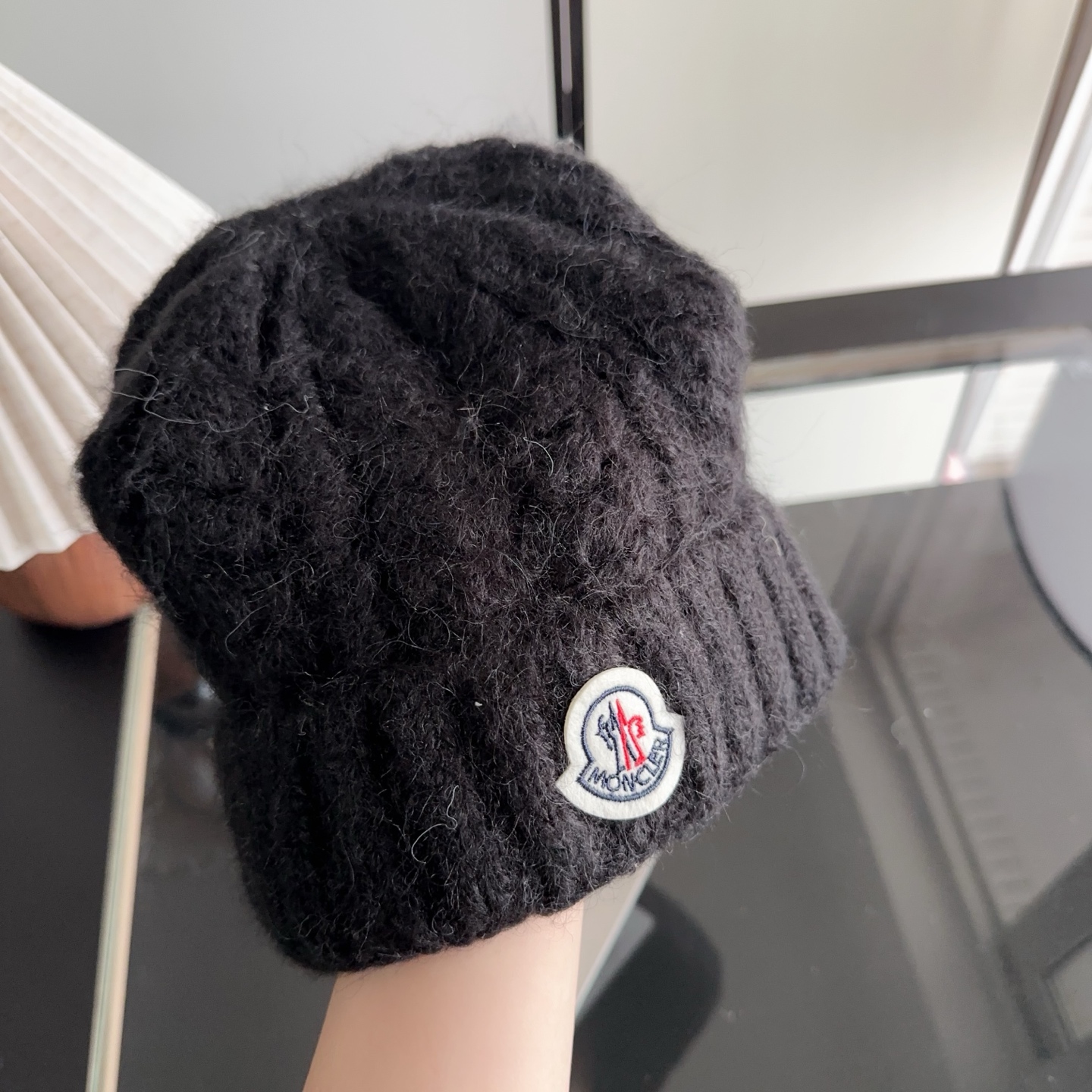 蒙口Moncler盟可睐💥官网经典针织帽，原单复刻.非常柔软亲肤，弹性很好💓有质感又非常百搭的款式~保暖的  羊绒毛线帽