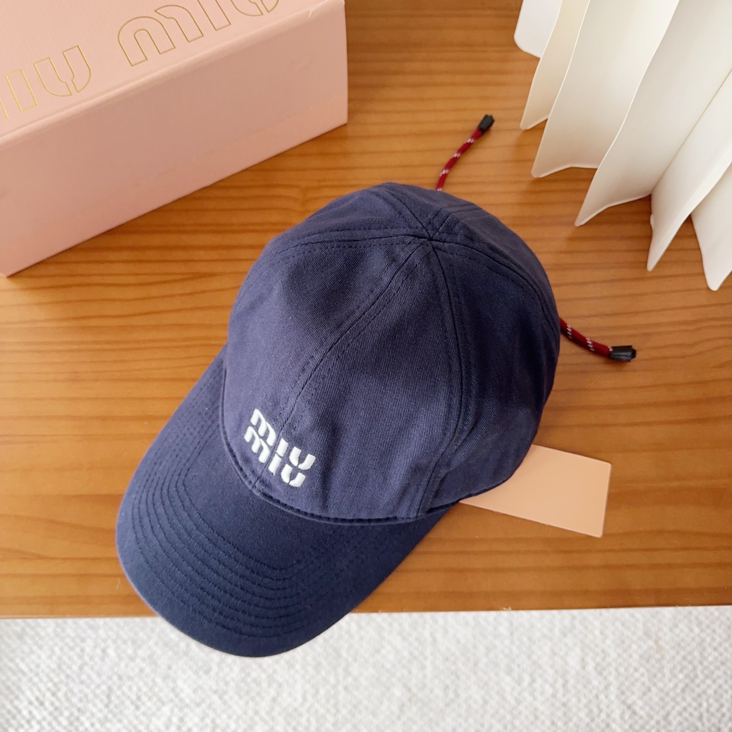 miumiu 缪缪秋冬新品棒球帽 原单正品开模订制，原版做工细致质量超赞！
