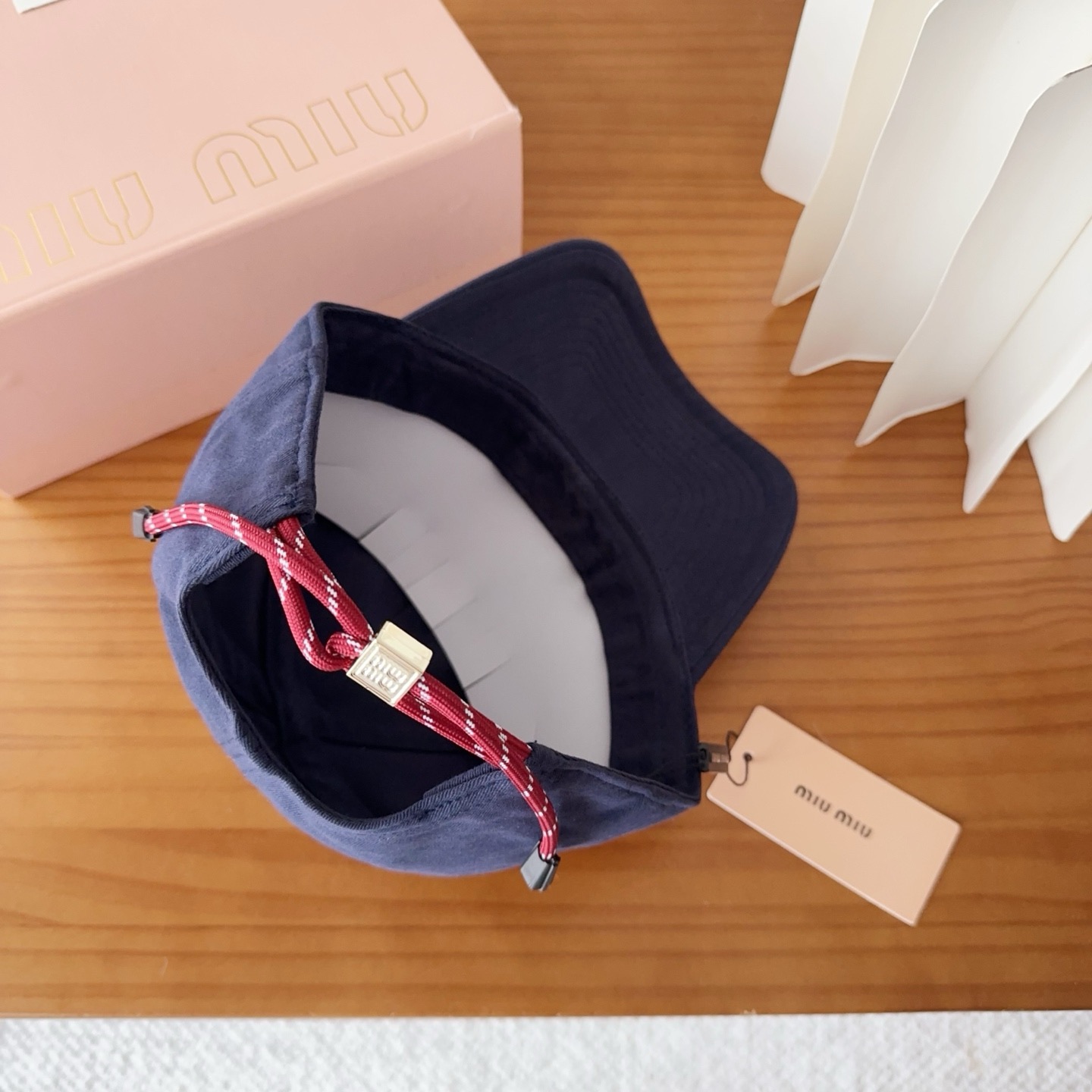 miumiu 缪缪秋冬新品棒球帽 原单正品开模订制，原版做工细致质量超赞！