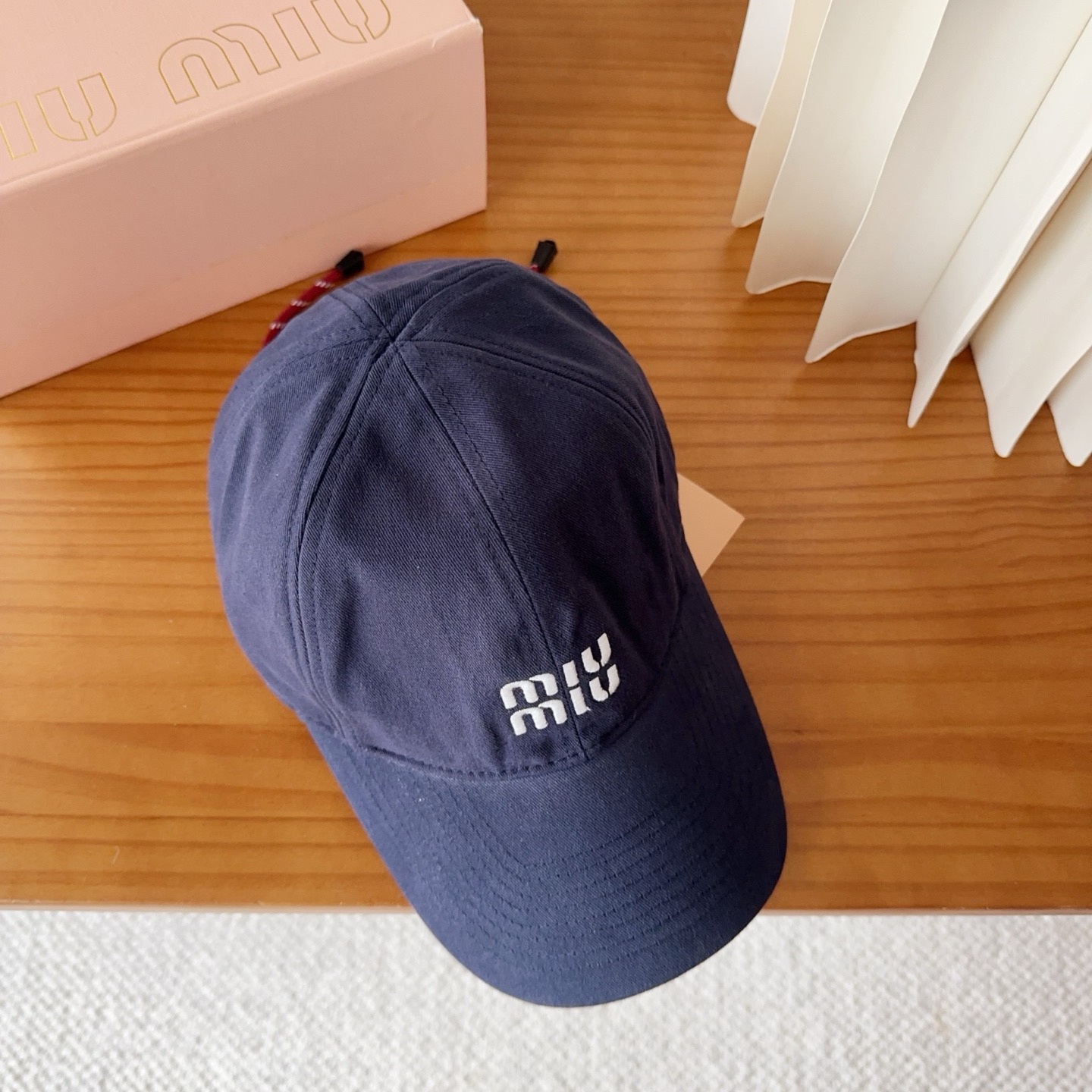 miumiu 缪缪秋冬新品棒球帽 原单正品开模订制，原版做工细致质量超赞！