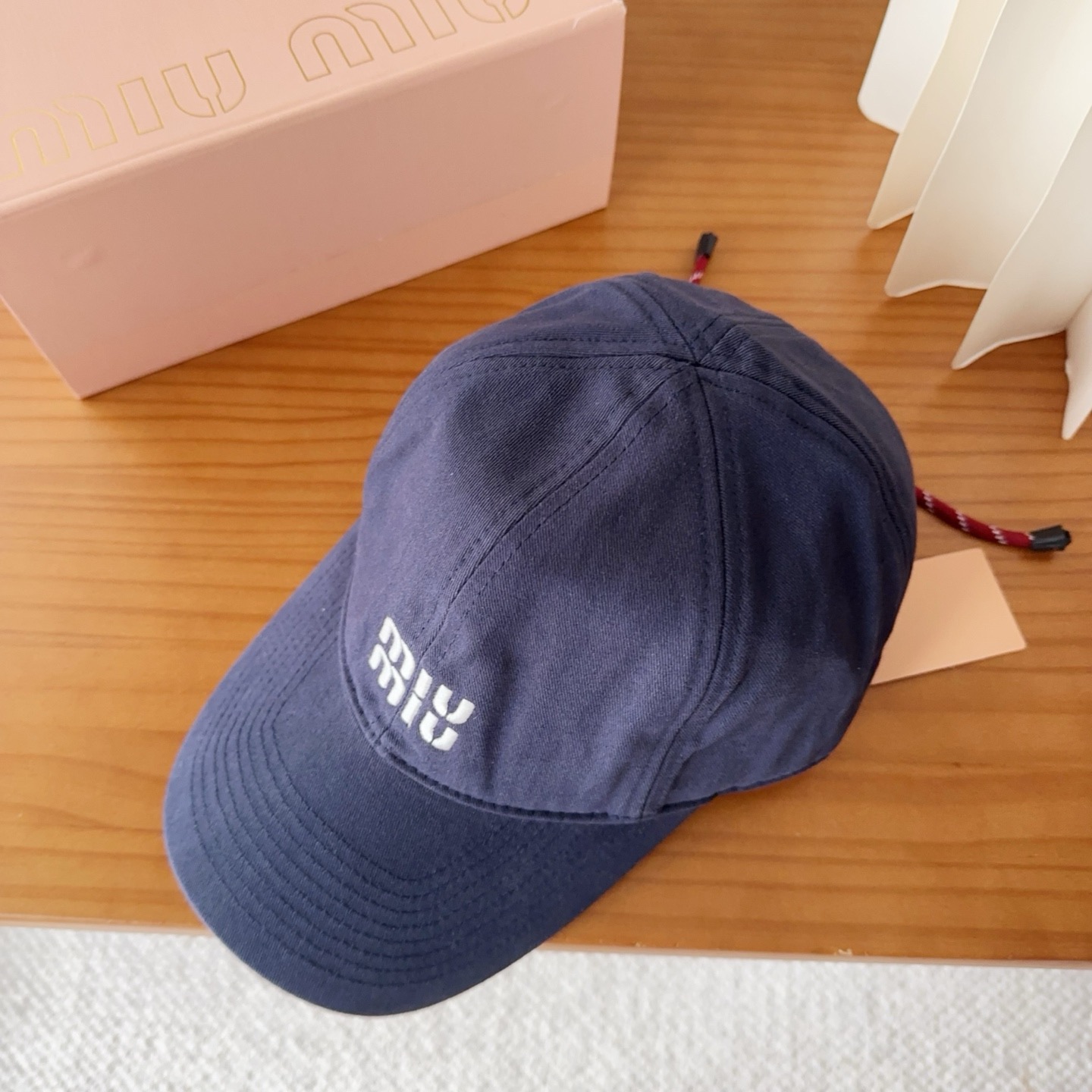 miumiu 缪缪秋冬新品棒球帽 原单正品开模订制，原版做工细致质量超赞！