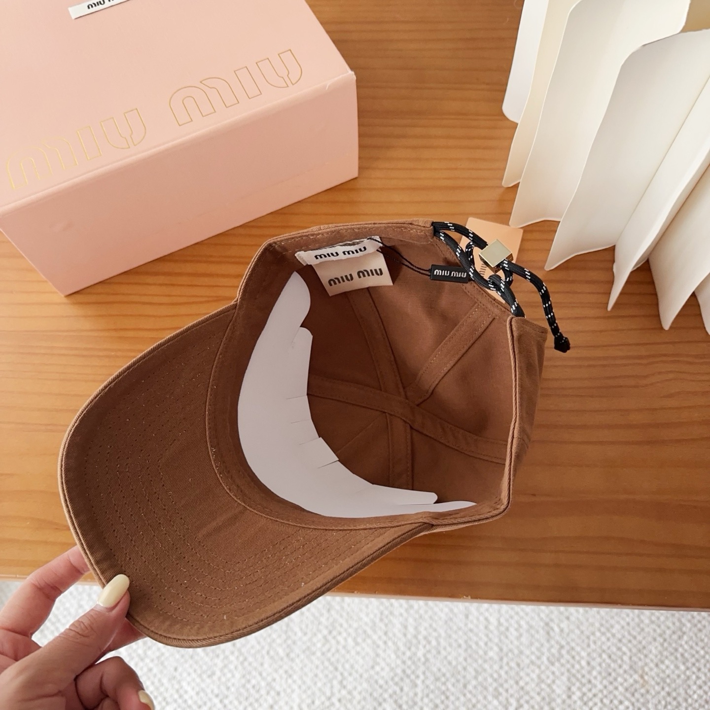 miumiu 缪缪秋冬新品棒球帽 原单正品开模订制，原版做工细致质量超赞！