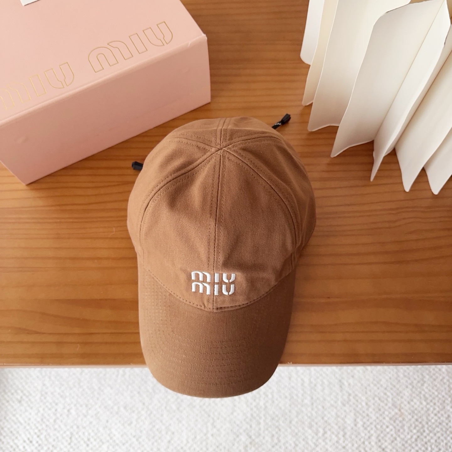 miumiu 缪缪秋冬新品棒球帽 原单正品开模订制，原版做工细致质量超赞！