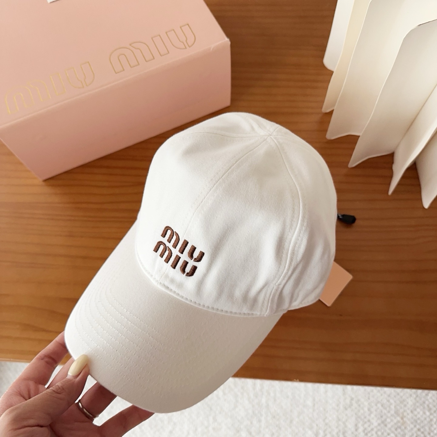 miumiu 缪缪秋冬新品棒球帽 原单正品开模订制，原版做工细致质量超赞！