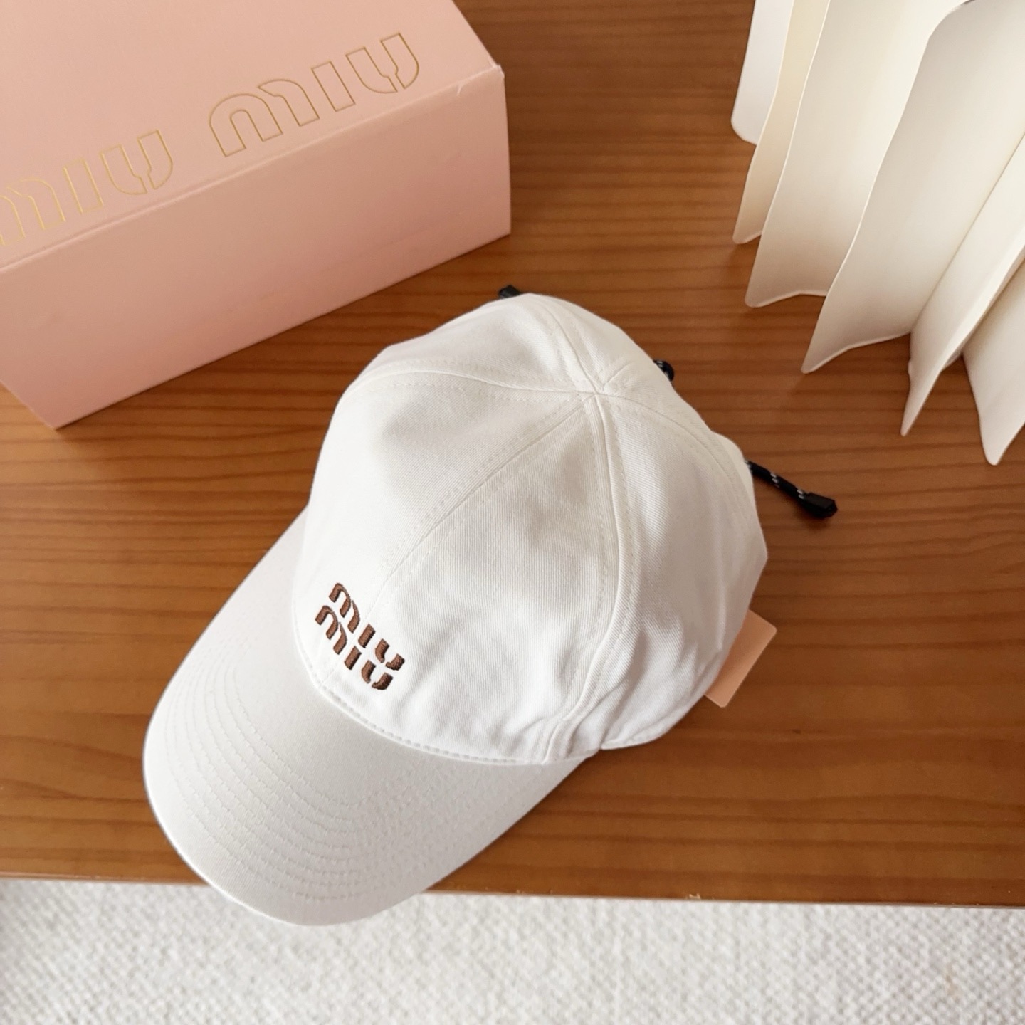 miumiu 缪缪秋冬新品棒球帽 原单正品开模订制，原版做工细致质量超赞！