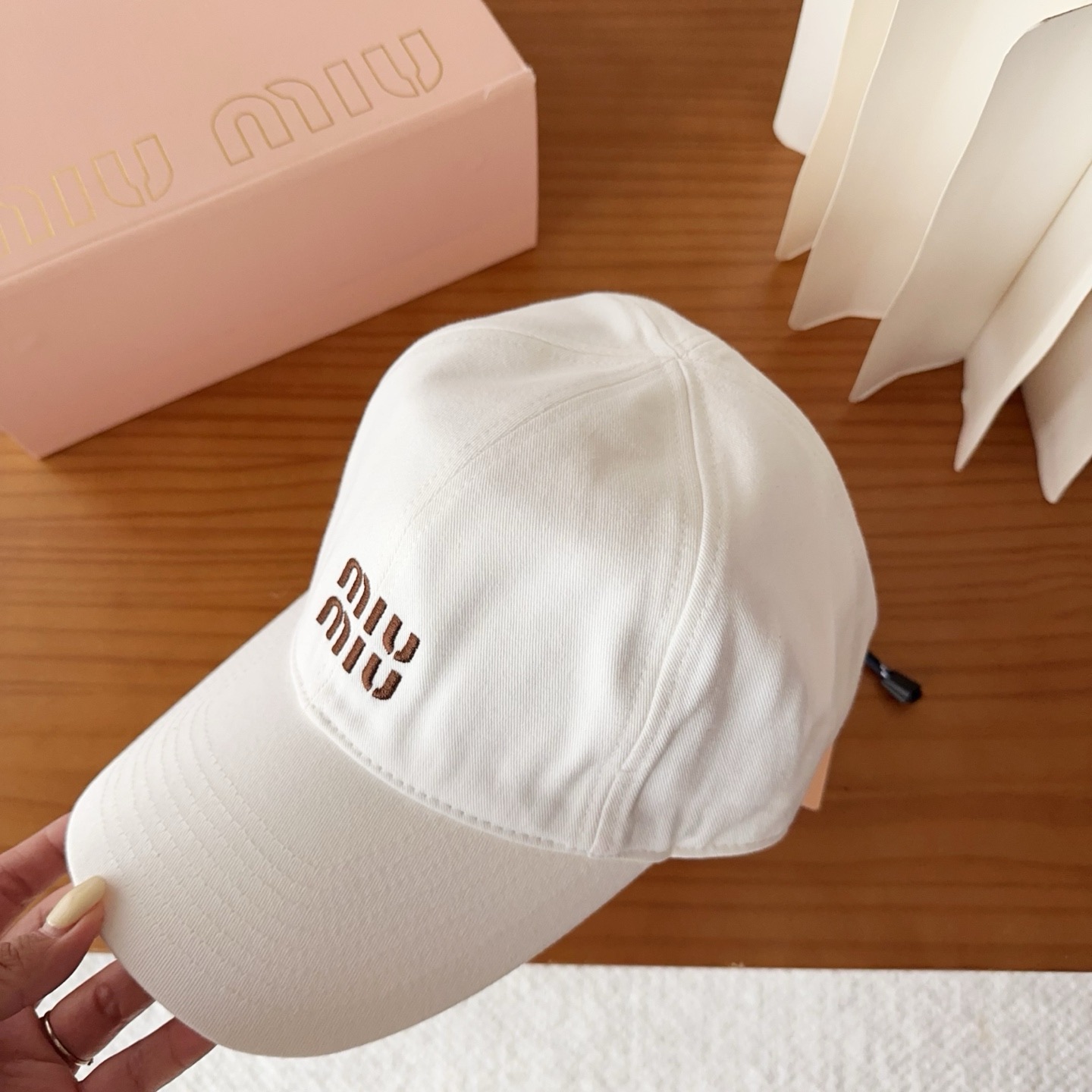 miumiu 缪缪秋冬新品棒球帽 原单正品开模订制，原版做工细致质量超赞！