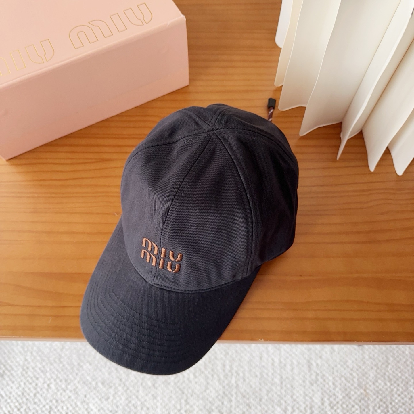 miumiu 缪缪秋冬新品棒球帽 原单正品开模订制，原版做工细致质量超赞！