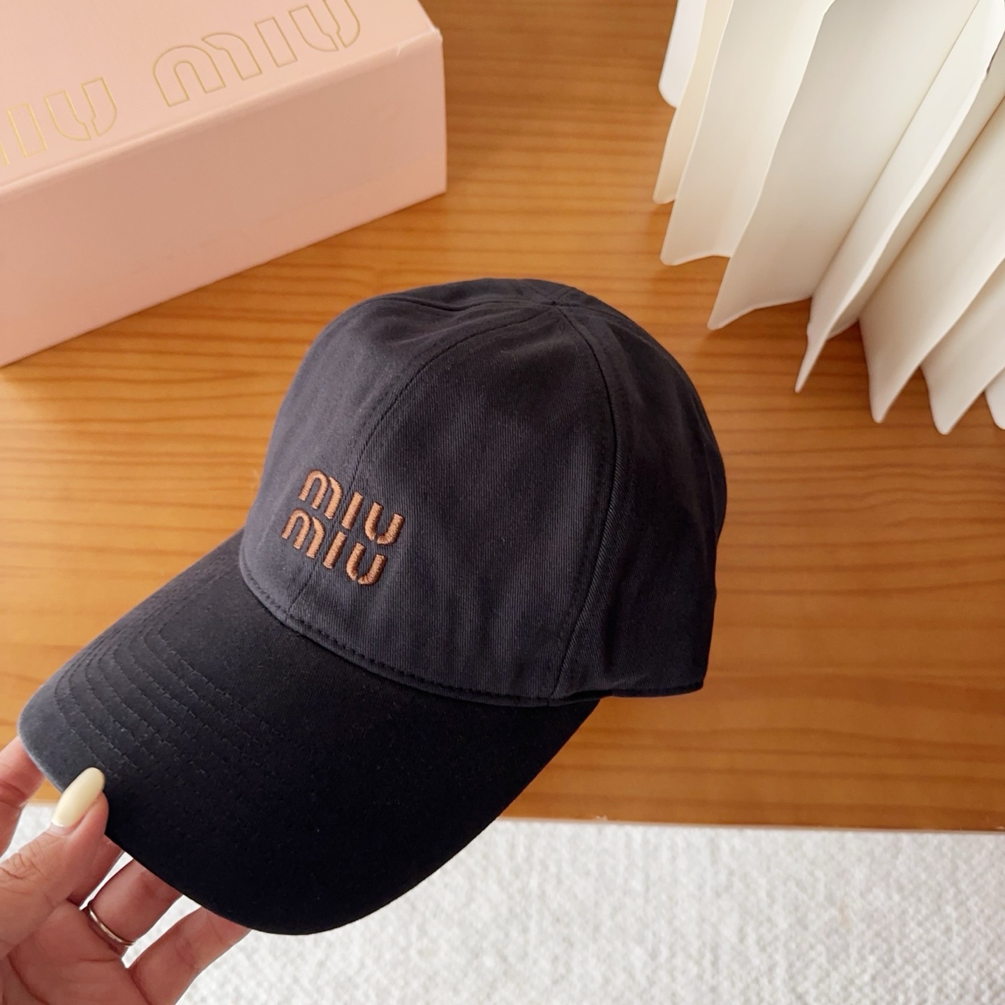 miumiu 缪缪秋冬新品棒球帽 原单正品开模订制，原版做工细致质量超赞！