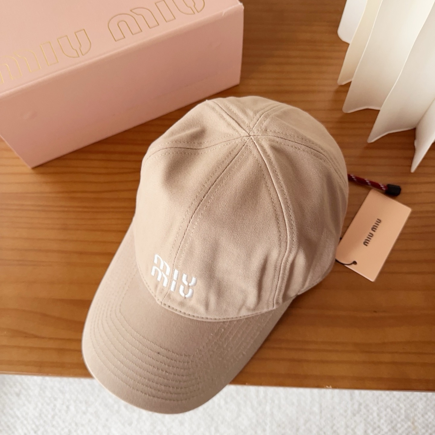 miumiu 缪缪秋冬新品棒球帽 原单正品开模订制，原版做工细致质量超赞！