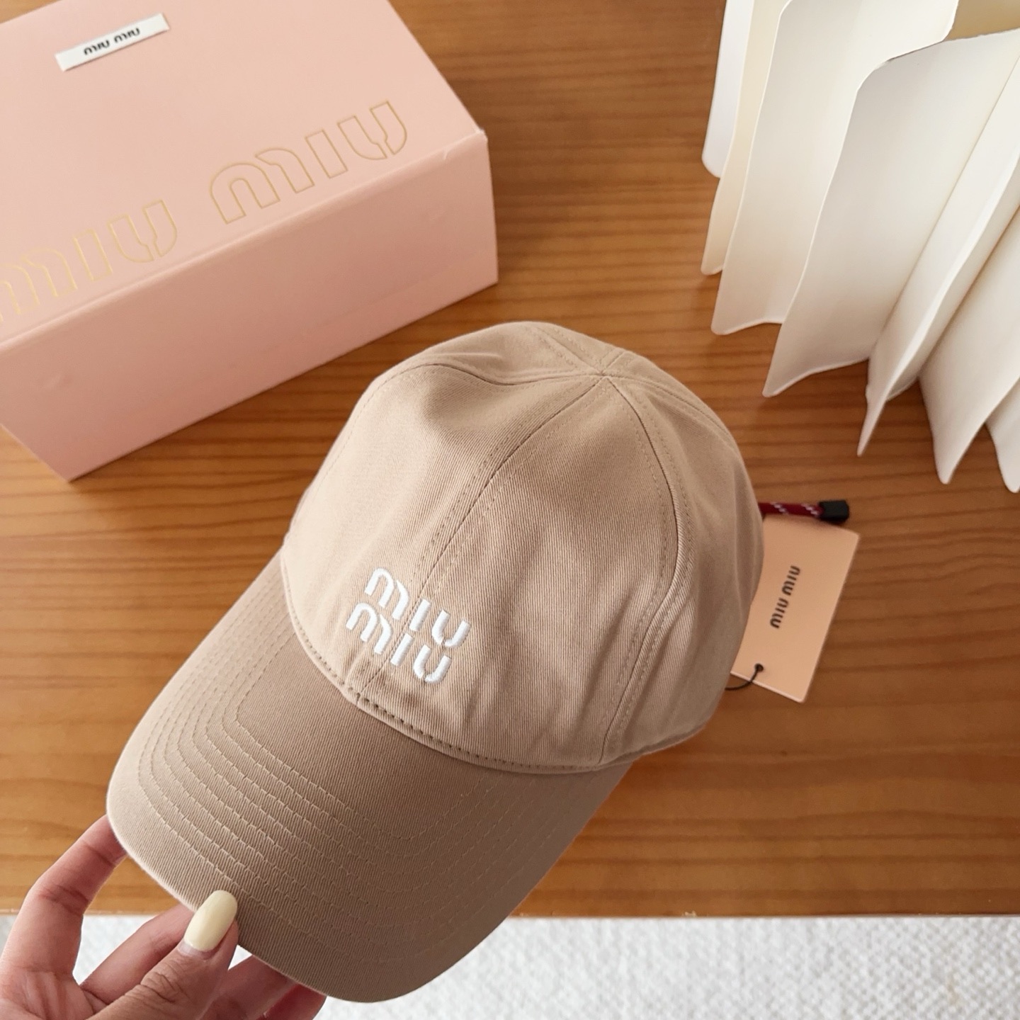 miumiu 缪缪秋冬新品棒球帽 原单正品开模订制，原版做工细致质量超赞！
