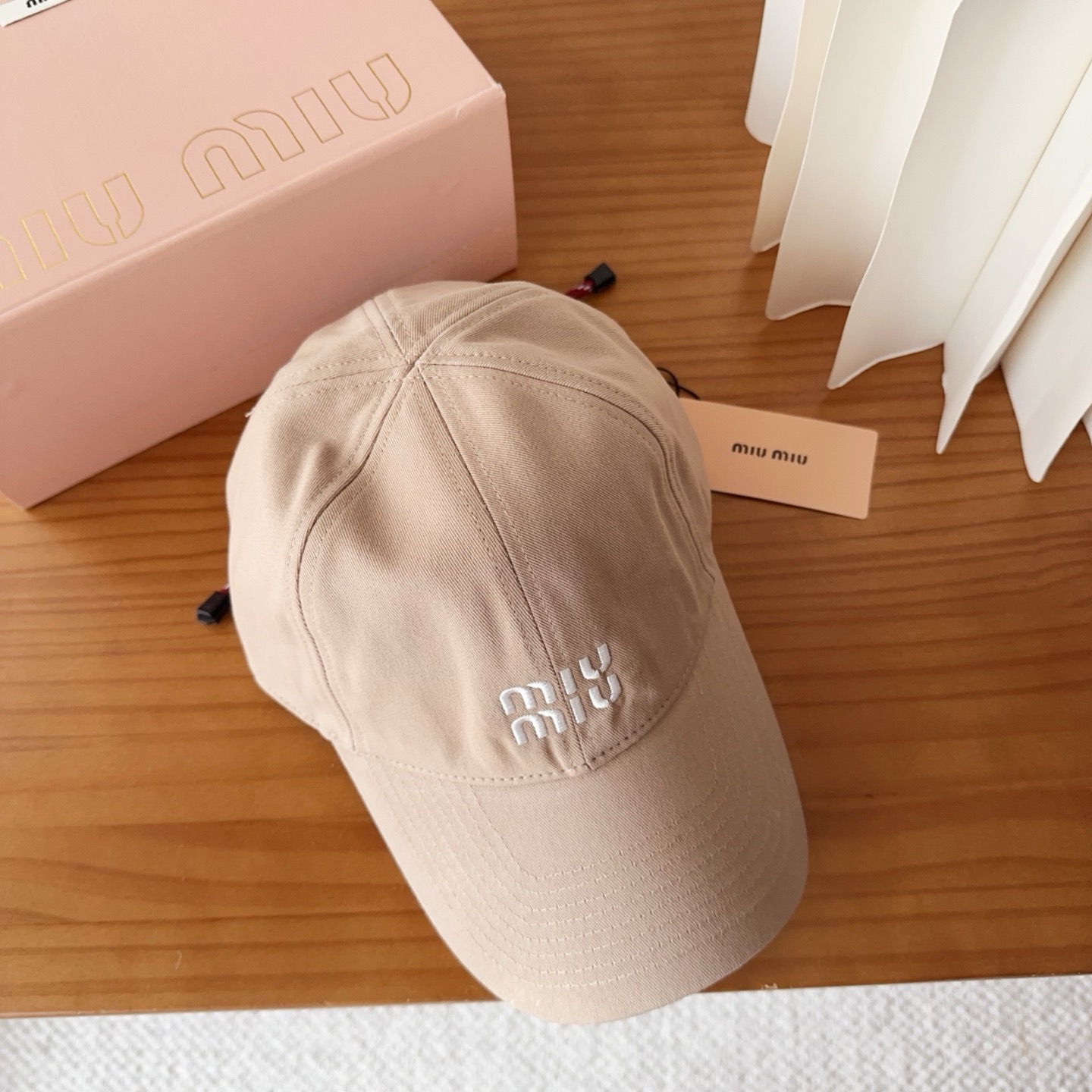 miumiu 缪缪秋冬新品棒球帽 原单正品开模订制，原版做工细致质量超赞！