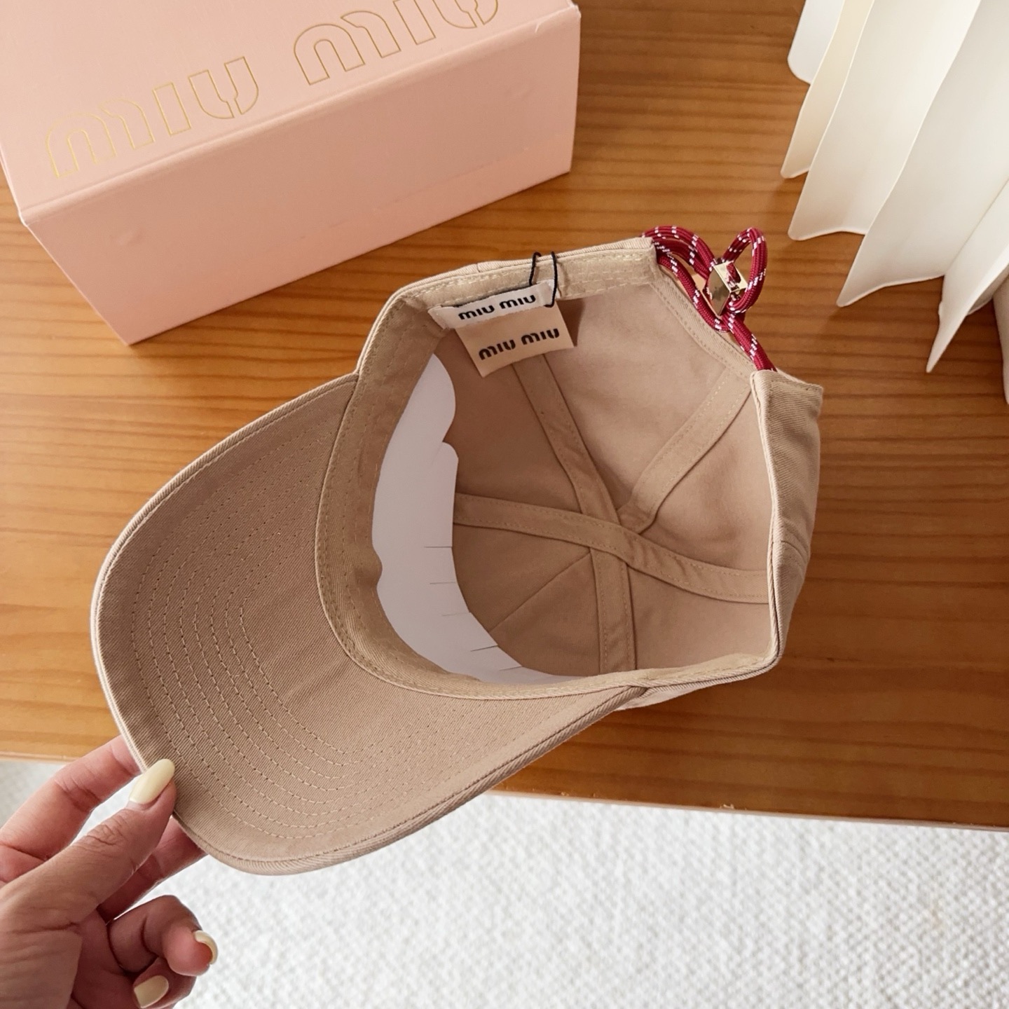 miumiu 缪缪秋冬新品棒球帽 原单正品开模订制，原版做工细致质量超赞！