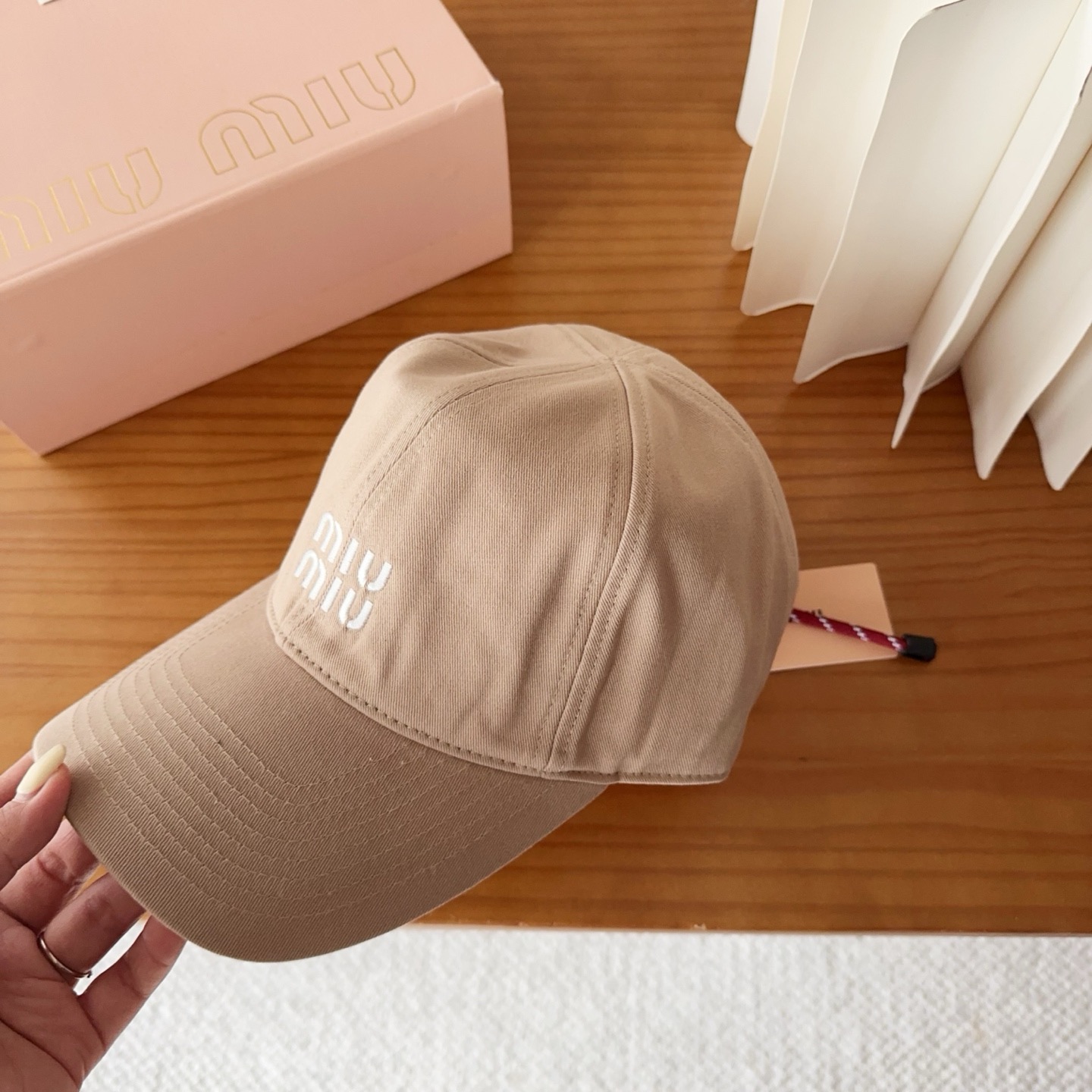 miumiu 缪缪秋冬新品棒球帽 原单正品开模订制，原版做工细致质量超赞！